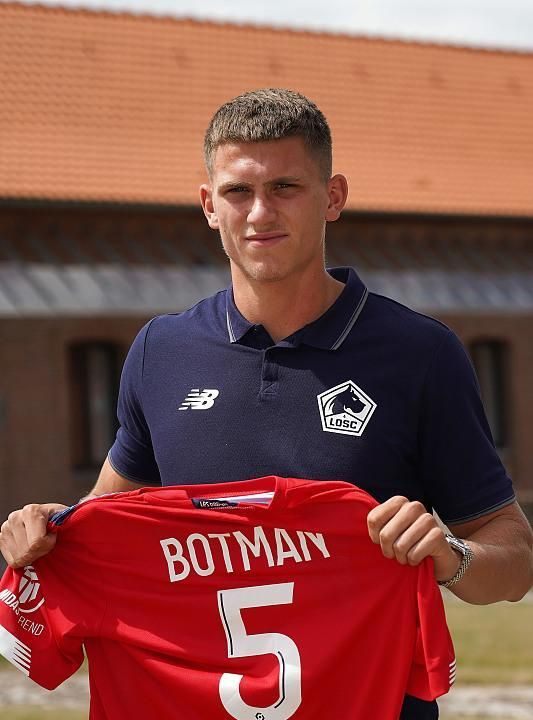 法甲赛场再次爆发混乱-九游官方入口