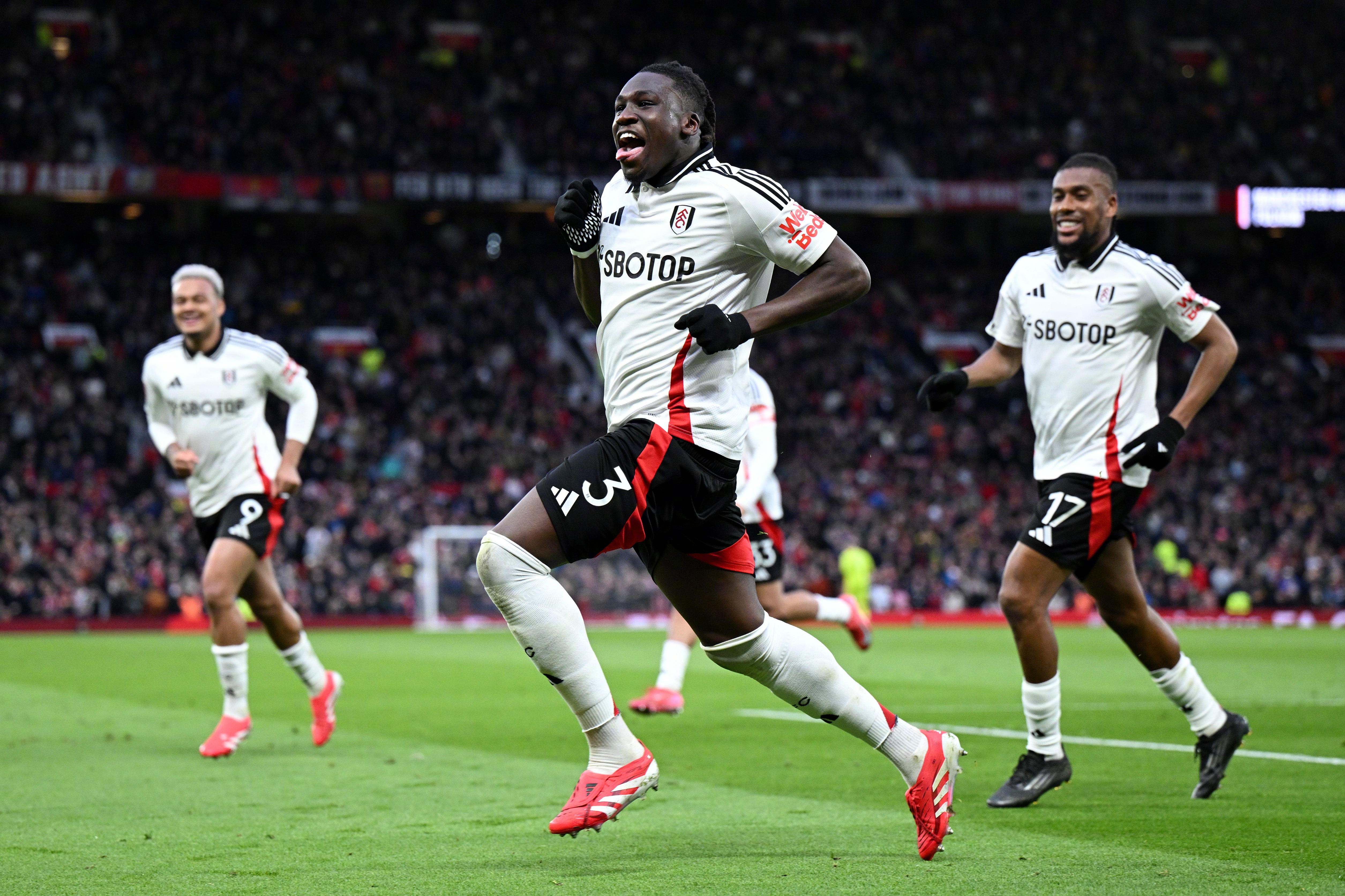 包含集结日体能课后，曼城防线松动备战足总杯，目标明确，身体对抗强度拉满的词条